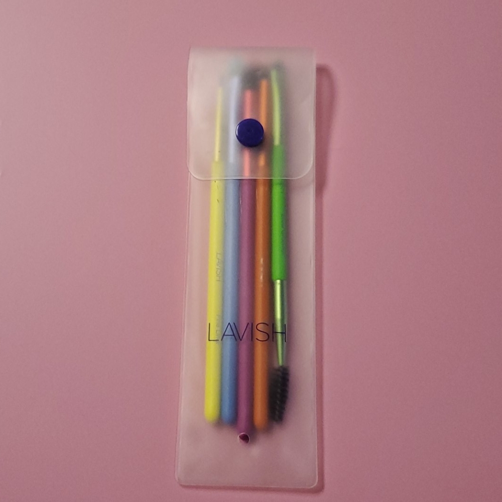 Lavish eyeshadow brushes